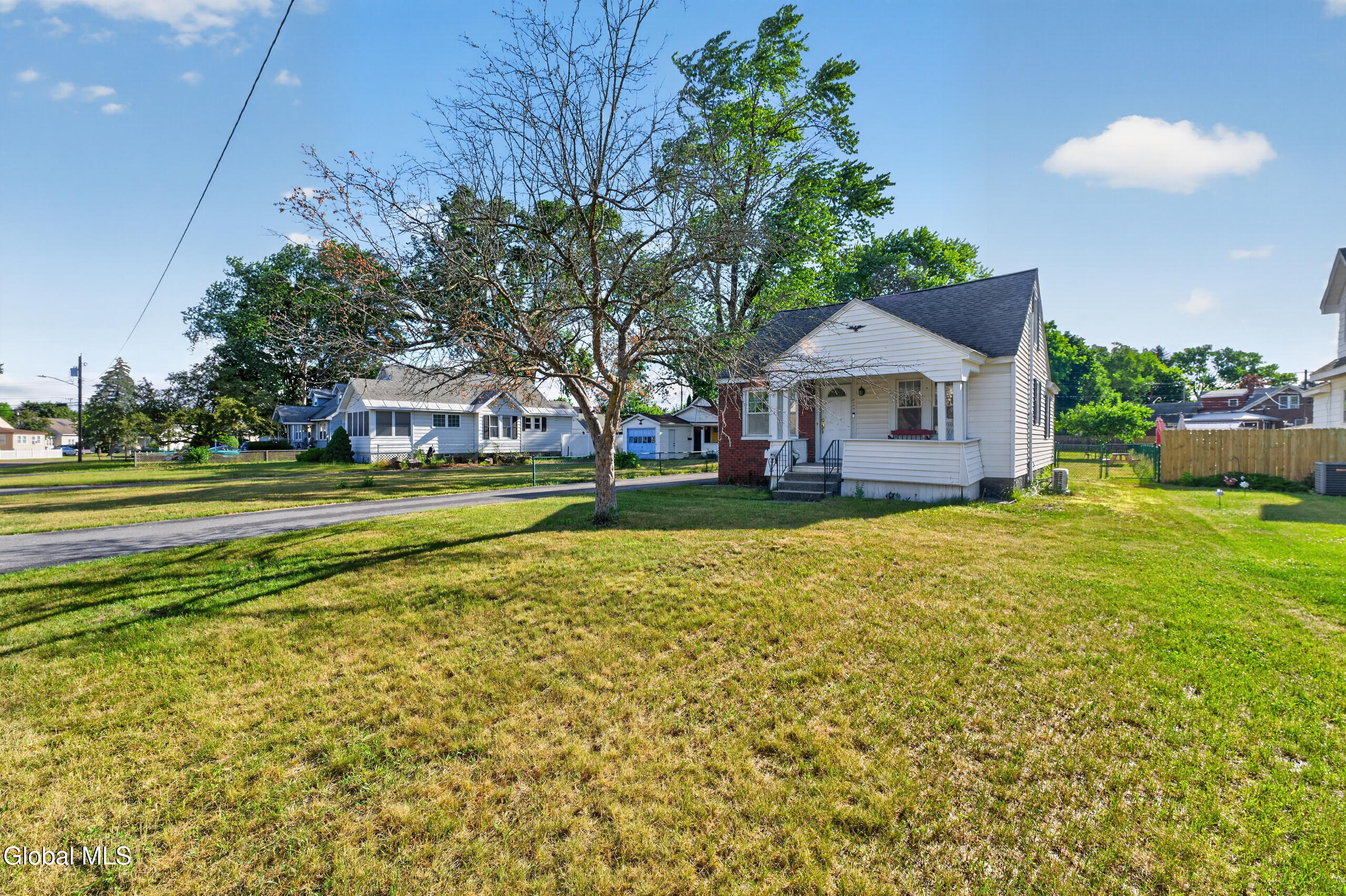 77 Oakdale Avenue Schenectady NY 12306