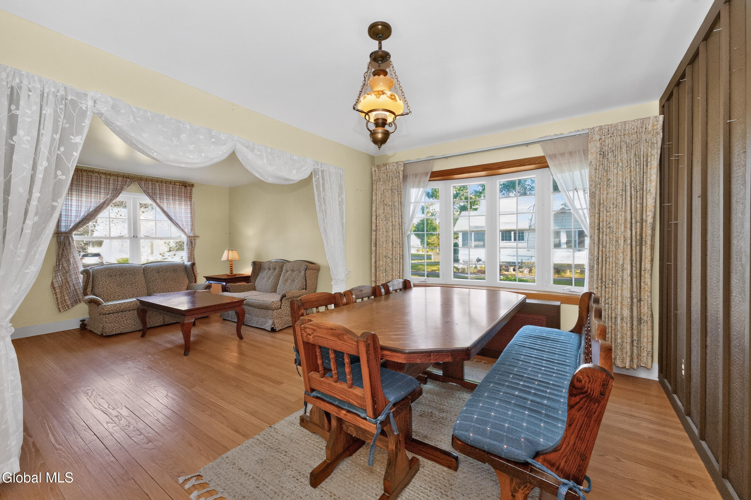 77 Oakdale Avenue Schenectady NY 12306