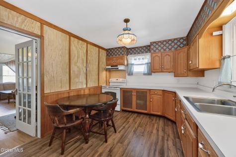77 Oakdale Avenue Schenectady NY 12306