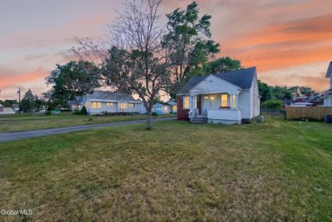 77 Oakdale Avenue Schenectady NY 12306