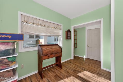 77 Oakdale Avenue Schenectady NY 12306