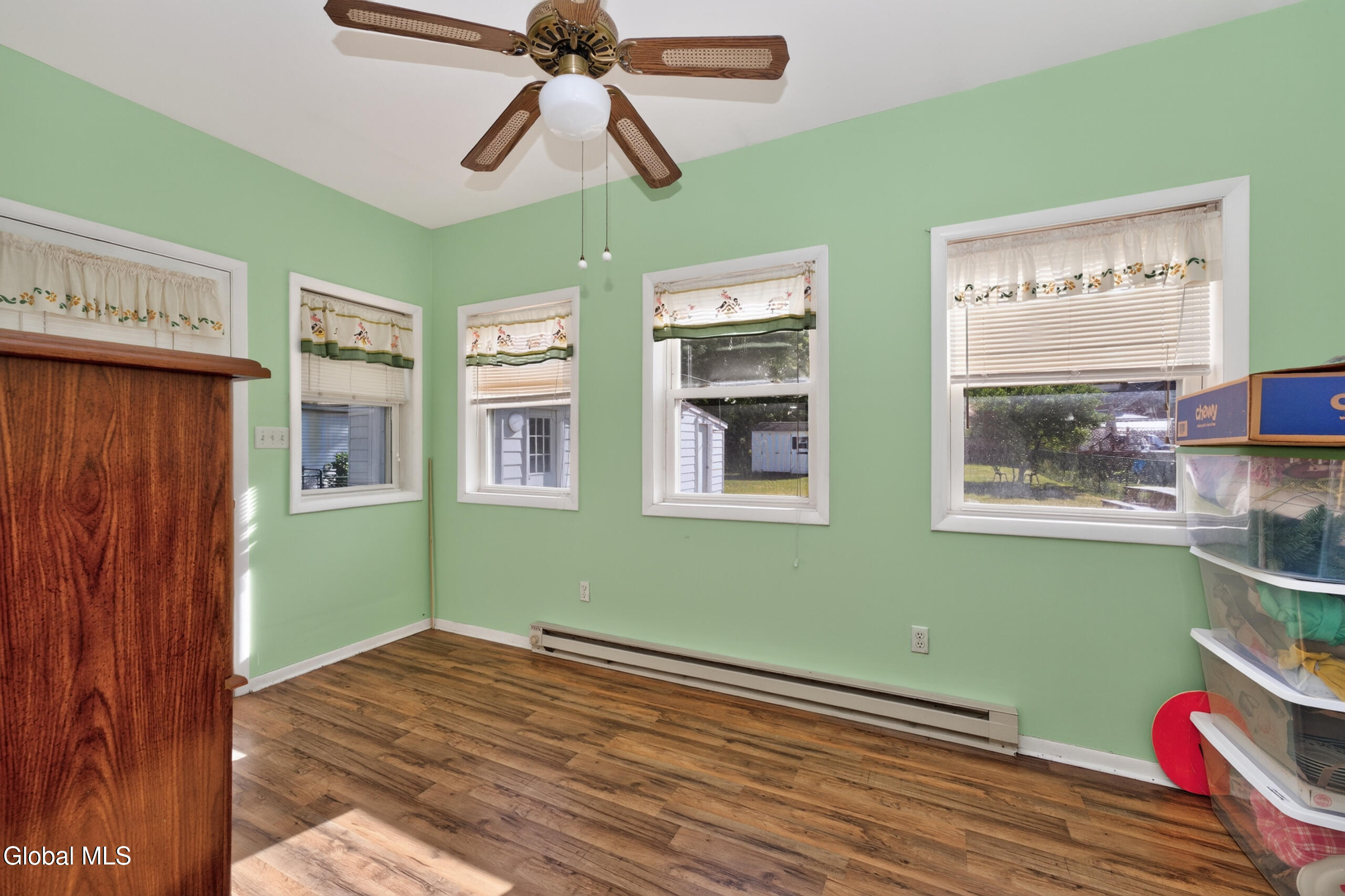 77 Oakdale Avenue Schenectady NY 12306