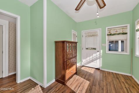 77 Oakdale Avenue Schenectady NY 12306