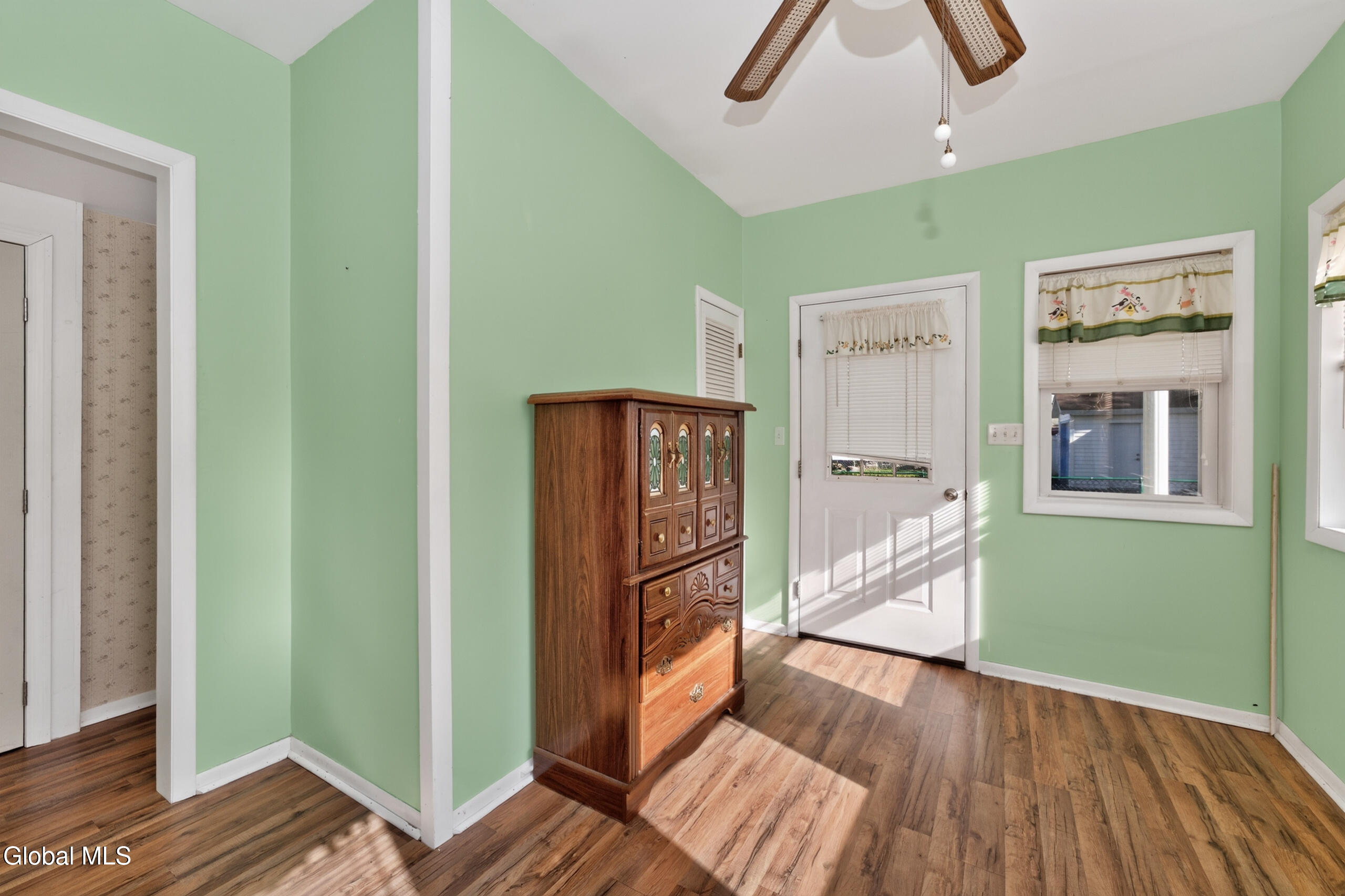 77 Oakdale Avenue Schenectady NY 12306
