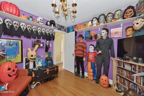 77 Oakdale Avenue Schenectady NY 12306