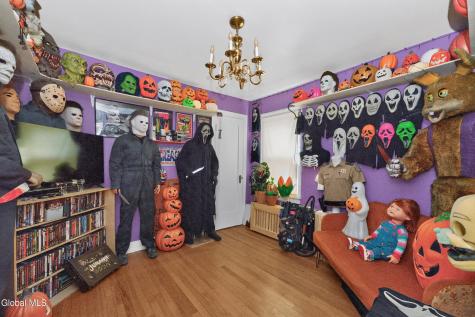 77 Oakdale Avenue Schenectady NY 12306