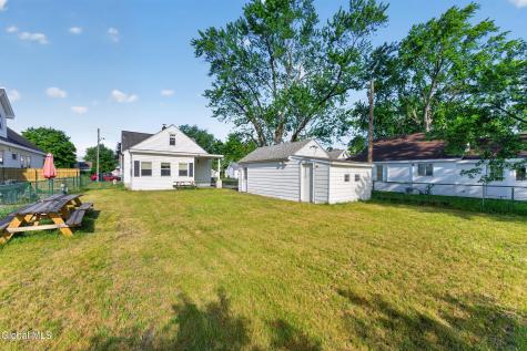 77 Oakdale Avenue Schenectady NY 12306