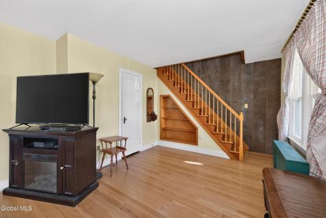77 Oakdale Avenue Schenectady NY 12306