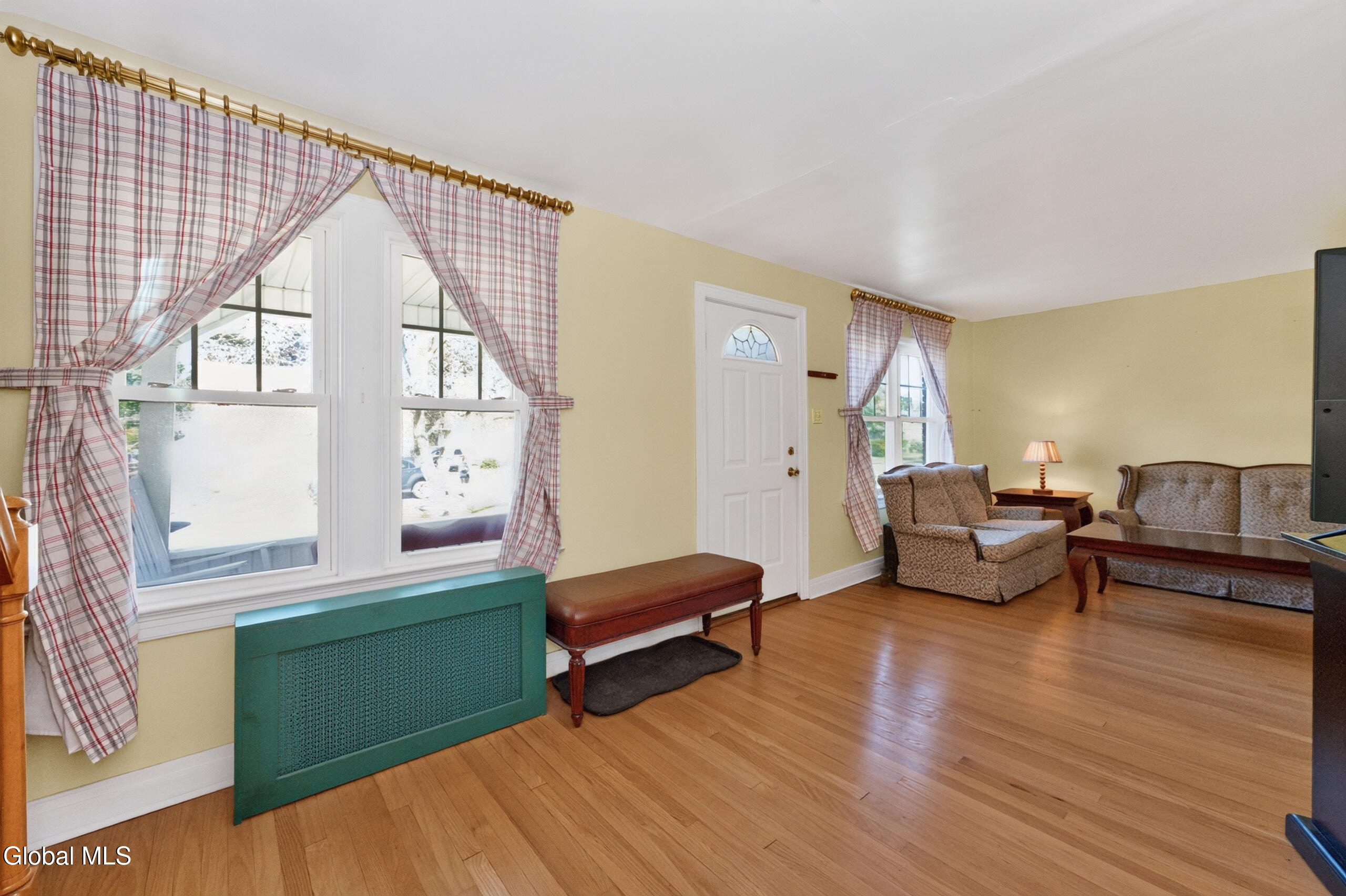 77 Oakdale Avenue Schenectady NY 12306