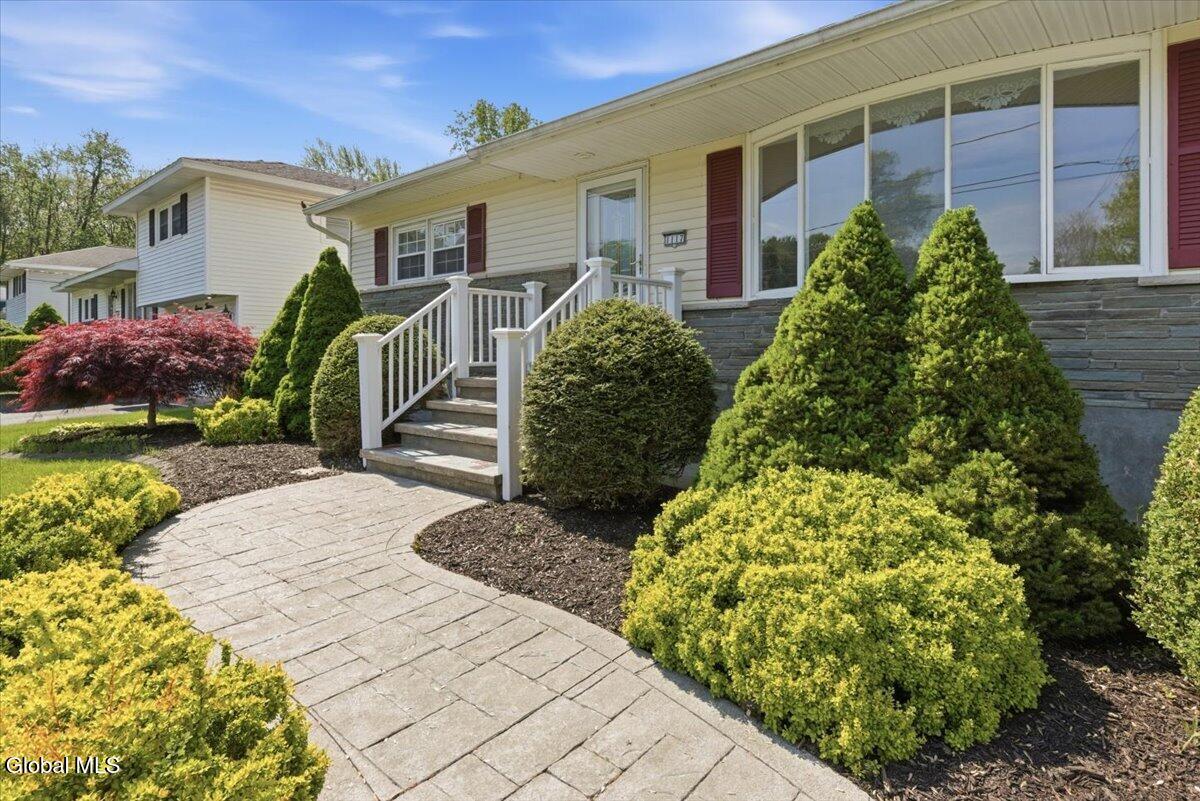 1117 Day Road Rotterdam NY 12303