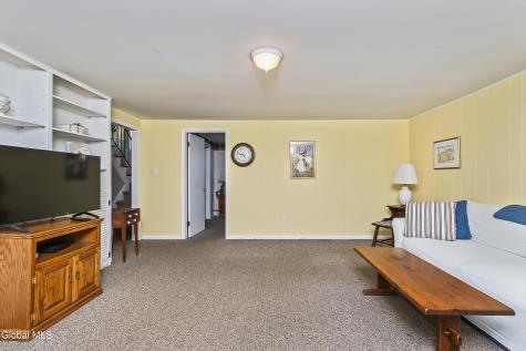 3158 Lone Pine Road Schenectady NY 12303
