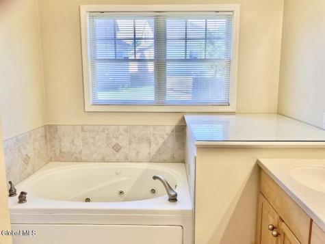 11 Brinker Way Loudonville NY 12211