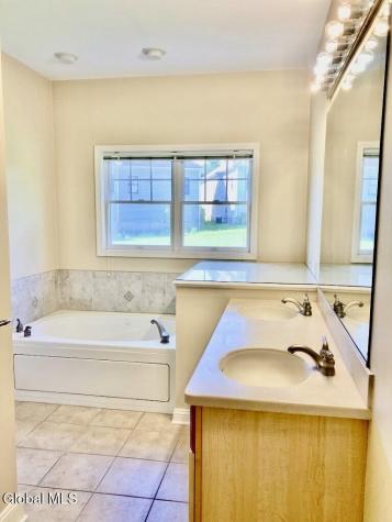 11 Brinker Way Loudonville NY 12211