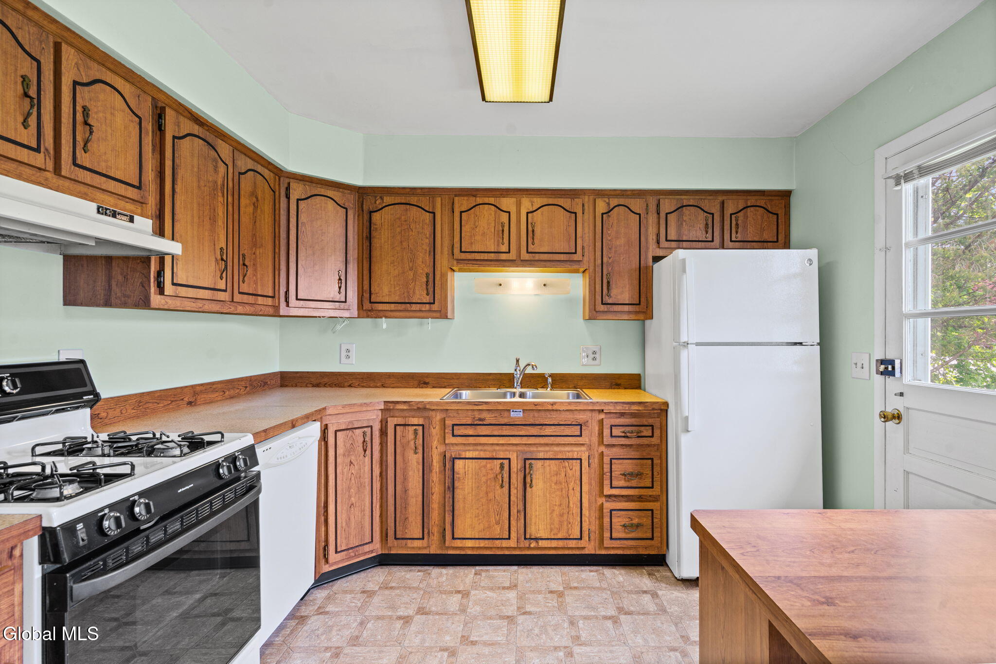 28 Corliss Avenue Rensselaer NY 12144