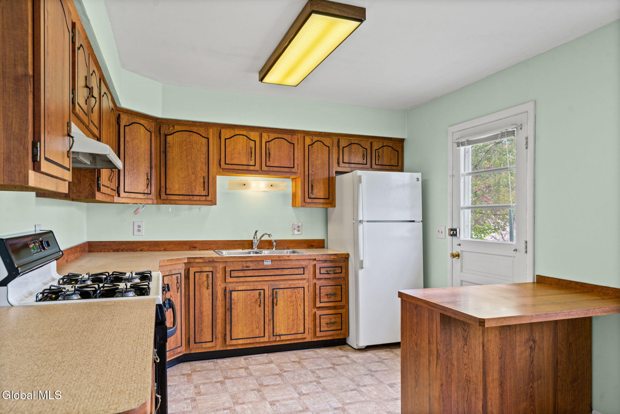 28 Corliss Avenue Rensselaer NY 12144