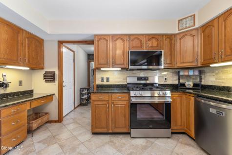 607 Salvia Lane Schenectady NY 12303