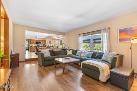 607 Salvia Lane Schenectady NY 12303
