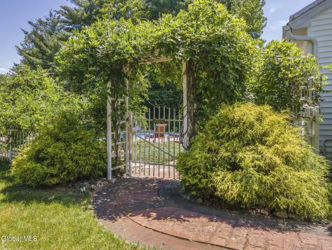 607 Salvia Lane Schenectady NY 12303
