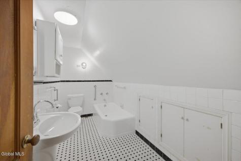 182 Roweland Avenue Delmar NY 12054