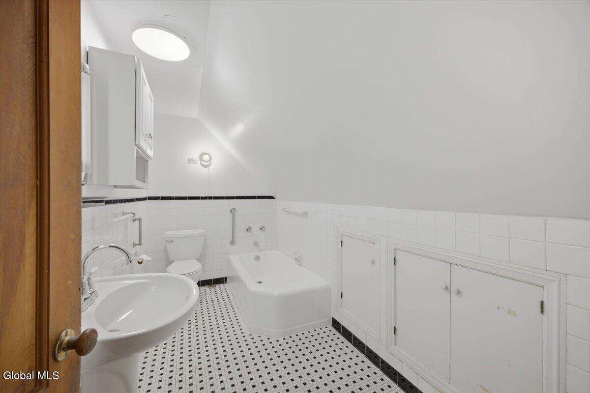 182 Roweland Avenue Delmar NY 12054