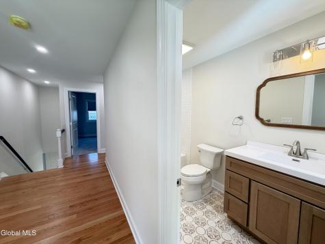 27 Dublin Court Latham NY 12110
