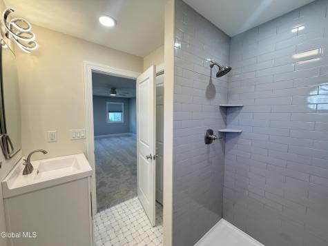 27 Dublin Court Latham NY 12110