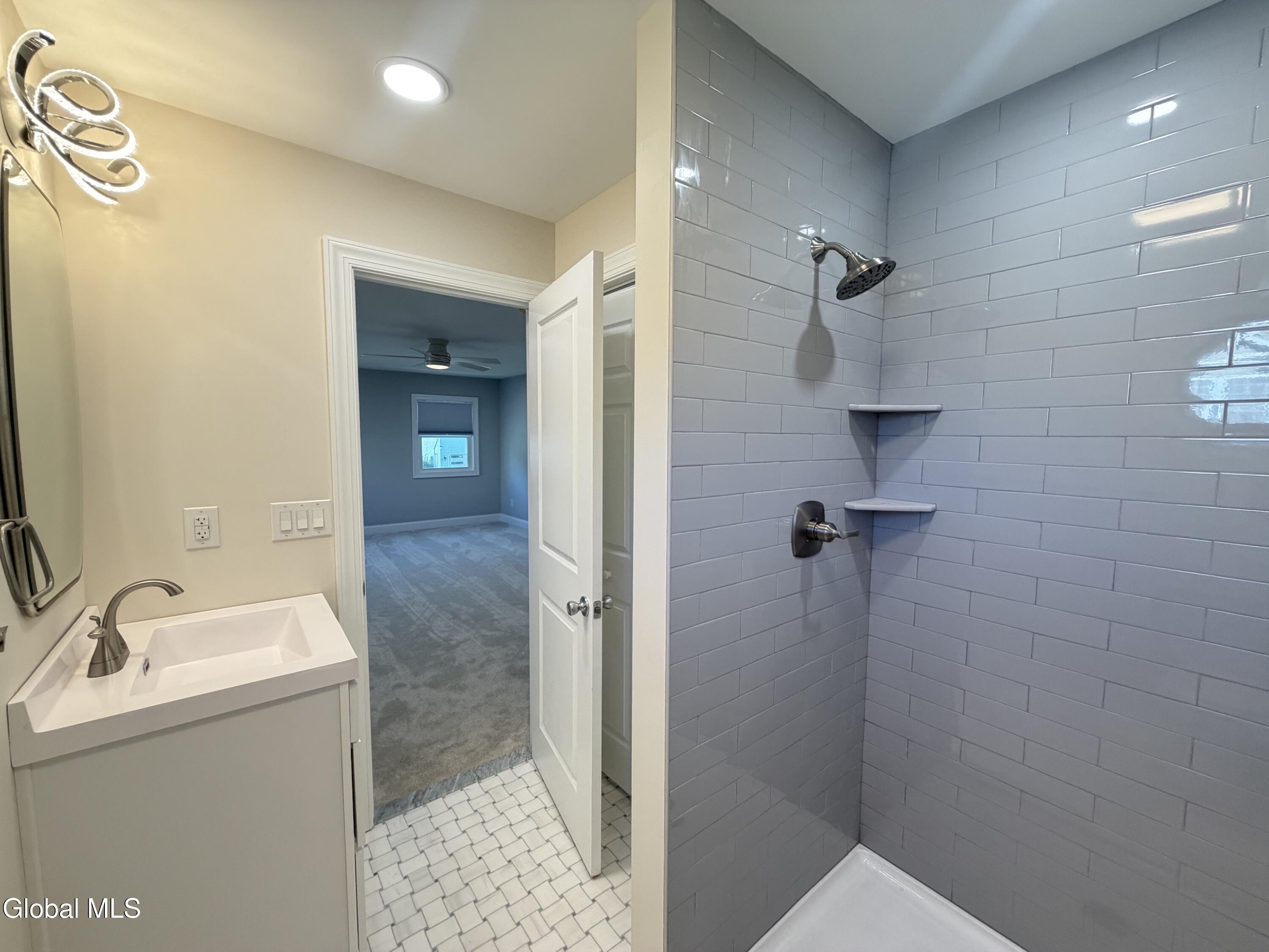 27 Dublin Court Latham NY 12110
