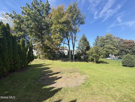 27 Dublin Court Latham NY 12110