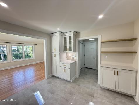 27 Dublin Court Latham NY 12110