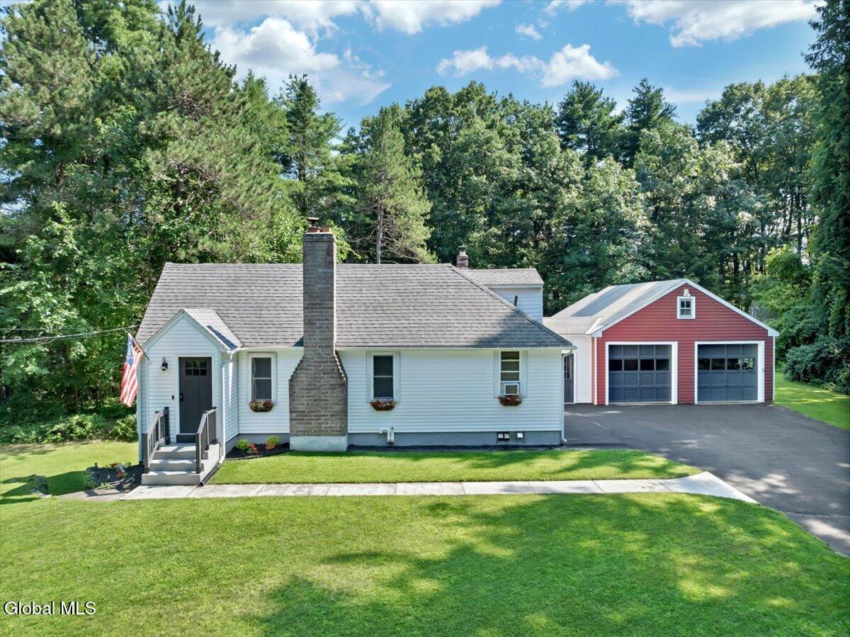 1221 Jason Lane Niskayuna NY 12309