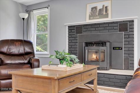 1221 Jason Lane Niskayuna NY 12309