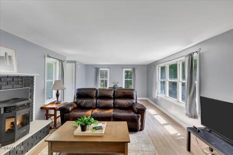 1221 Jason Lane Niskayuna NY 12309