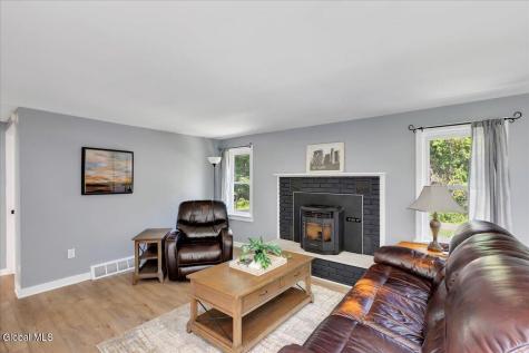 1221 Jason Lane Niskayuna NY 12309