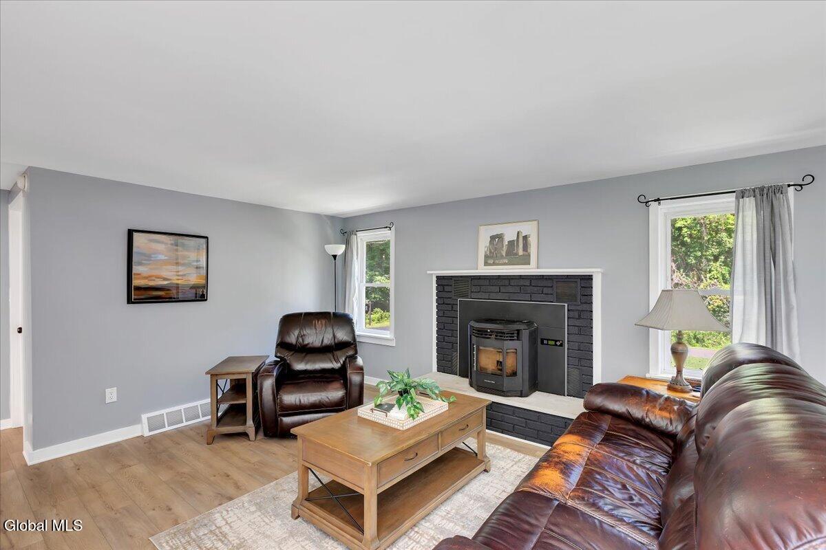 1221 Jason Lane Niskayuna NY 12309