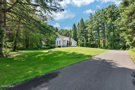 1221 Jason Lane Niskayuna NY 12309