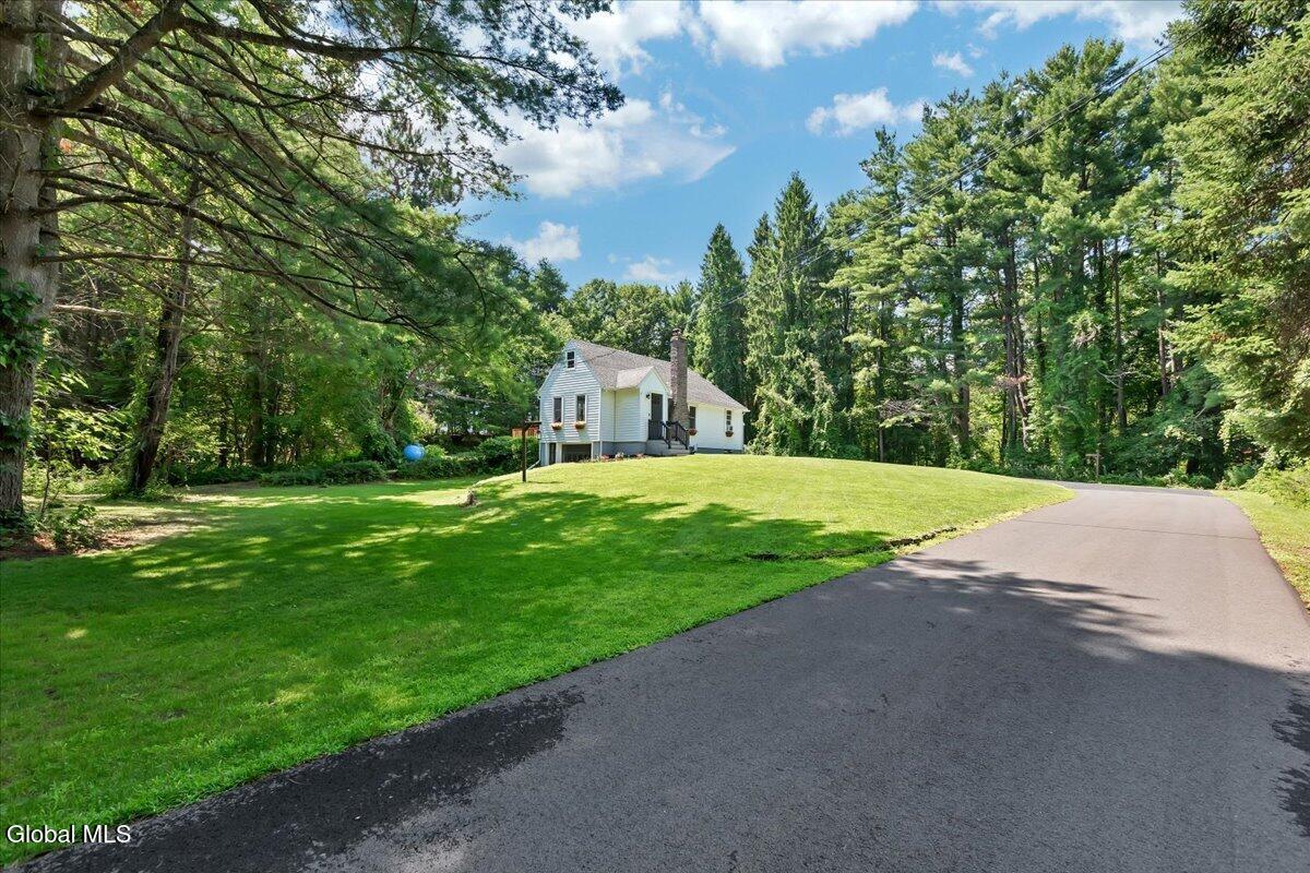 1221 Jason Lane Niskayuna NY 12309