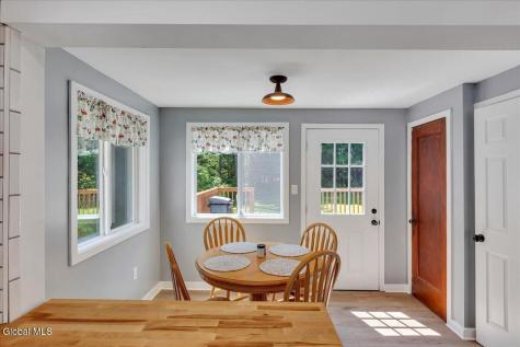 1221 Jason Lane Niskayuna NY 12309