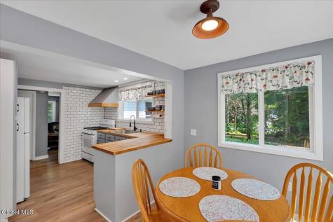 1221 Jason Lane Niskayuna NY 12309