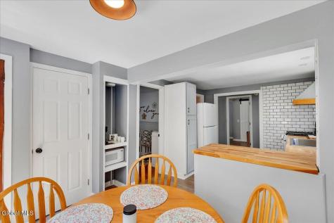 1221 Jason Lane Niskayuna NY 12309
