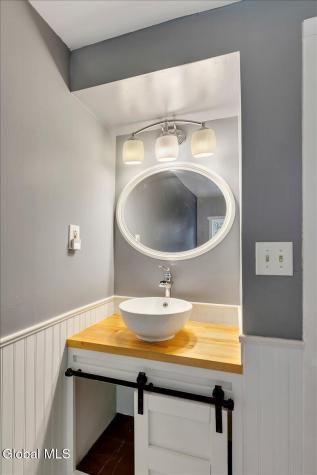 1221 Jason Lane Niskayuna NY 12309