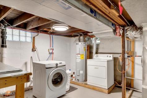 1221 Jason Lane Niskayuna NY 12309