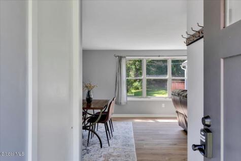 1221 Jason Lane Niskayuna NY 12309