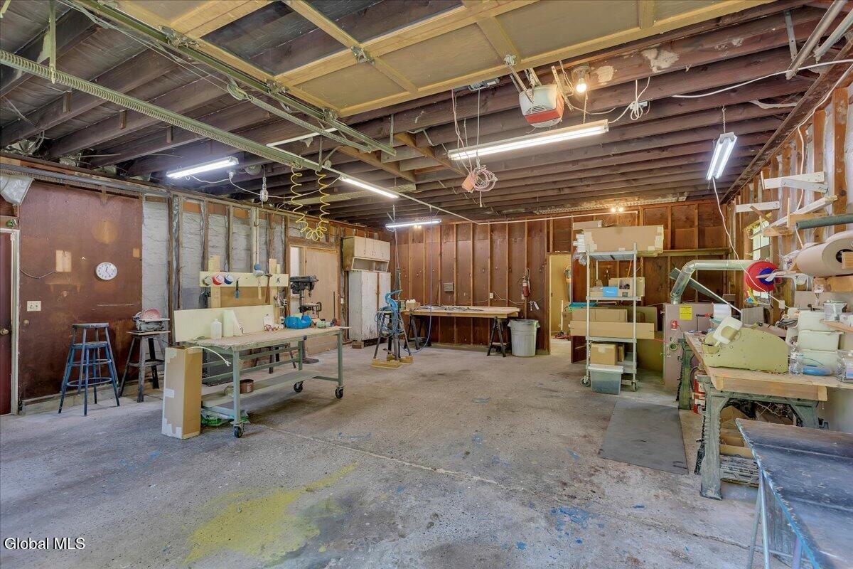 1221 Jason Lane Niskayuna NY 12309