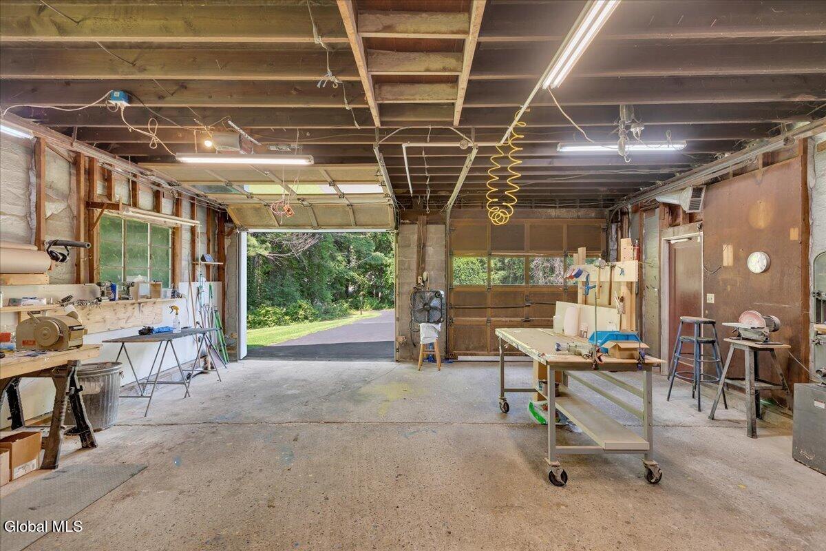 1221 Jason Lane Niskayuna NY 12309