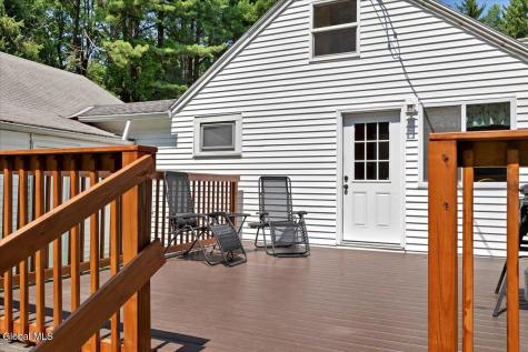 1221 Jason Lane Niskayuna NY 12309