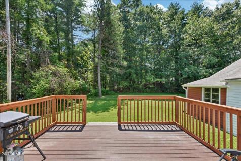 1221 Jason Lane Niskayuna NY 12309