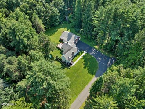 1221 Jason Lane Niskayuna NY 12309