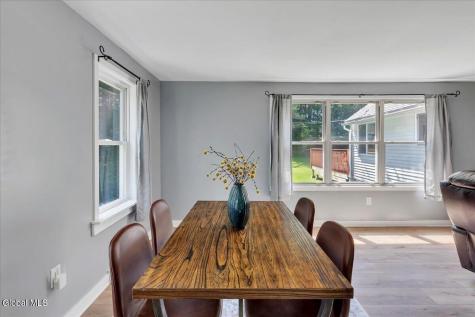 1221 Jason Lane Niskayuna NY 12309