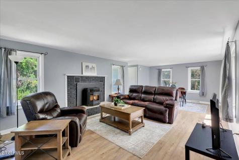 1221 Jason Lane Niskayuna NY 12309