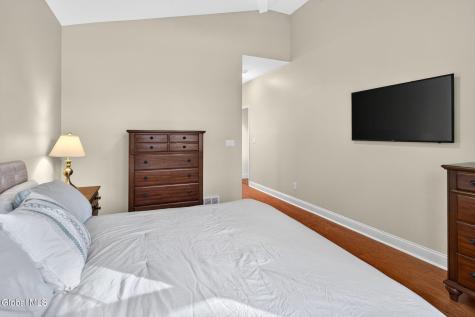 5 Highcroft Court Niskayuna NY 12309